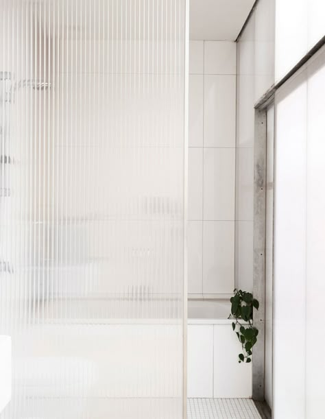 Bathroom With Shower And Bath, Sun Lights, Shower And Bath, Reeded Glass, Glass Shower Enclosures, Bad Inspiration, Early Mornings, Style Deco, Flute Glass