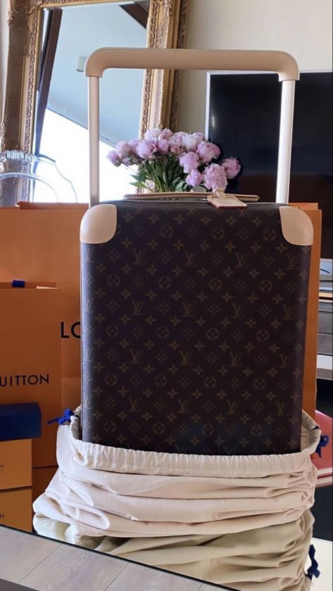 Lv Suitcase Louis Vuitton, Lui Viton Bag, Bolsa Luis Viton, Lv Suitcase, Luis Viton, Lui Viton, Louis Vuitton Suitcase, Wealthy Lifestyle Luxury, Luxury Travel Bag