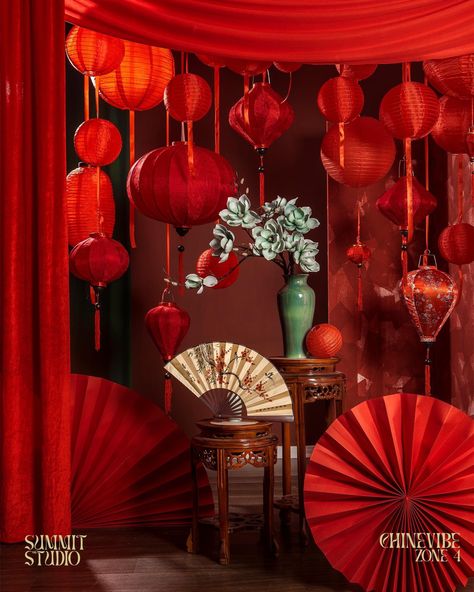 Lunar New Year Decoration Diy Chinese Paper Lanterns, Chinese Lunar New Year Decoration, Cny Photobooth, Concept Tet, Backdrop Tet, Luna New Year, Tet Decoration, Chinese Wedding Decor, Chinese New Year Decoration