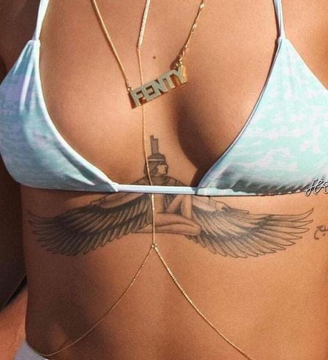 Rhianna Tattoos, Rihanna Tattoo, Herren Hand Tattoos, Woman With Tattoos, Black Girls With Tattoos, Chest Tattoos For Women, Egyptian Tattoo, Dope Tattoos For Women, Stylist Tattoos