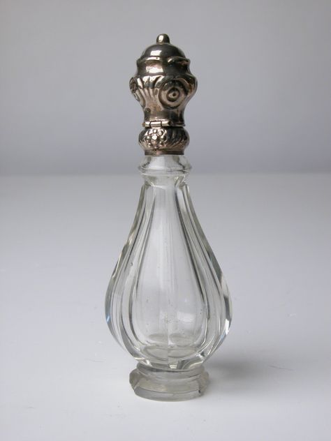 Old Perfume Bottles Aesthetic, Fancy Glass Bottles, Antique Perfume Bottles Vintage, Vintage Perfume Bottles Aesthetic, Perfume Bottles Aesthetic, Bottles Aesthetic, Aesthetic Fragrance, Fairy In A Bottle, Aesthetic Bottle