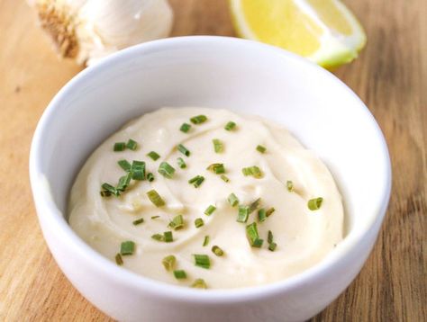 Copycat Subway Aioli Sauce Recipe Horseradish Sauce For Steak, Subway Sauces, Prime Rib Sauce, Garlic Aioli Sauce, Homemade Horseradish, Crema Recipe, Cashew Sour Cream, Aioli Sauce, Aioli Recipe