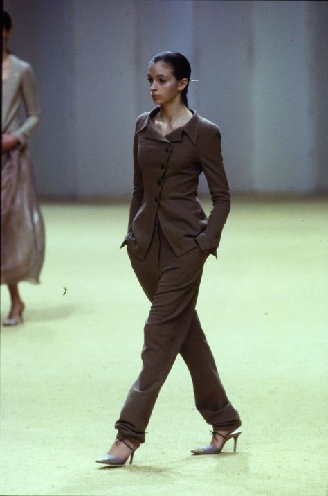 Chanel Runway, 90s Runway Fashion, Runway Fashion Couture, Runway Outfits, Deep Winter, Chanel Spring, 가을 패션, Runway Models, Couture Collection