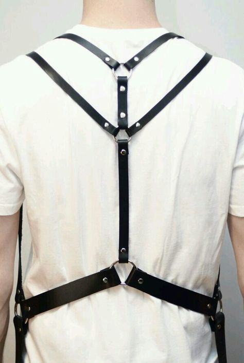 Harness Fashion, Mens Fashion Work, Leather Suspenders, Gay Fashion, Hipster Mens Fashion, Body Harness, Leather Harness, One In A Million, Look Cool