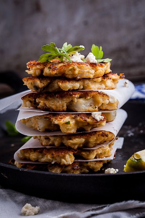 Lemon Herb Chicken Breast, Veggie Fritters, Cauliflower Fritters, Lemon Herb Chicken, Cauliflower Recipes, Just Cooking, Roasted Cauliflower, Feta Cheese, Vegetable Dishes