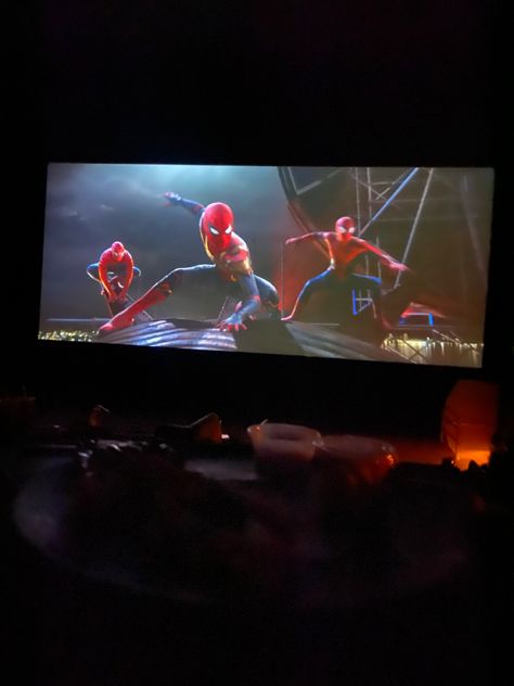 Watching Marvel Aesthetic Laptop, Marvel Movies Aesthetic, Marvel Movie Aesthetic, Spiderman Mcu, Mcu Comics, Avengers Spiderman, Spiderman 3, Disney Cosplay, Marvel 3