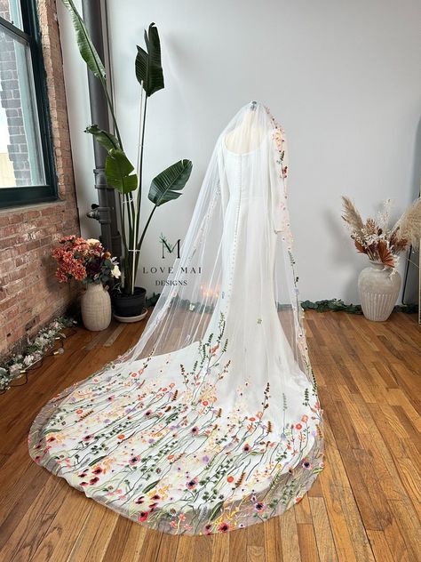 Flora Floral Wedding Veil/ Colorful Wedding Veil/ Autumn Wedding/ Veil With Flower Lace Applique - Etsy Wedding Veil Colorful, Floral Wedding Veil, Floral Wedding Veils, Floral Veil, Flower Veil, Wedding Veil Accessories, Cute Wedding Dress, Future Wedding Plans, Dream Wedding Ideas Dresses