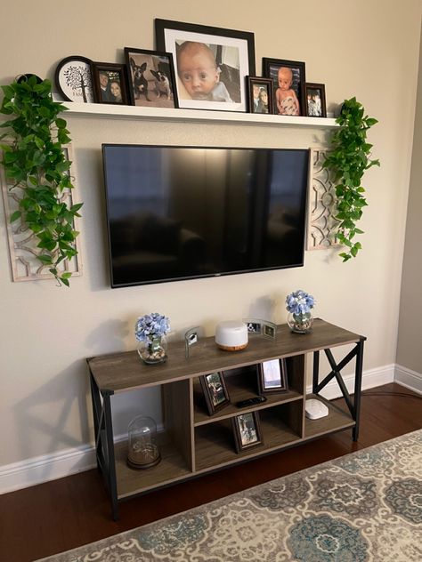 Decor For Above Tv Living Rooms, Side Of The Tv Decor, Living Room Tv Wall Ideas Small Apartments, Tele On Wall Ideas, Tv On Wall Decor Ideas, Tv Wall Shelf Ideas Living Room, Mounted Tv Living Room Decor, Bedroom Decor Around Tv, Living Room Ideas With Tv On The Wall