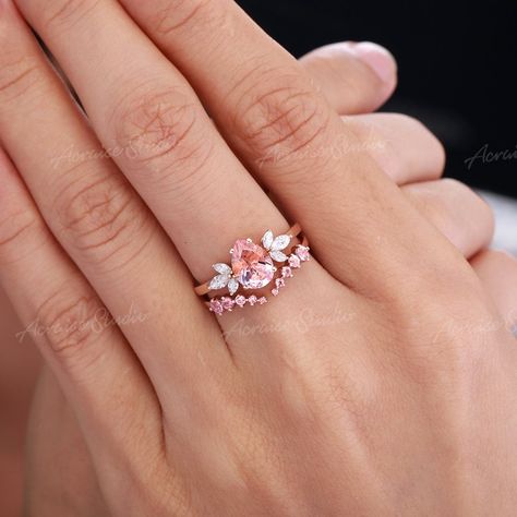 Wedding Ring Pink, Pink Sapphire Wedding Band, Pink Wedding Rings, Peach Sapphire Engagement Ring, Wedding Band Rings, Sapphire Engagement Ring Set, Pretty Engagement Rings, Pink Sapphire Ring Engagement, Peach Sapphire