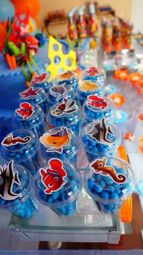 Nemo Centerpieces, Nemo Party Decorations, Finding Nemo Theme, Finding Dory Birthday Party, Dory Birthday Party, Finding Dory Birthday, Finding Nemo Party, Nemo Birthday Party, Dory Birthday