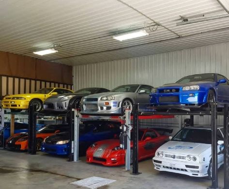 Jdm Garage House, Tuner Garage, Jdm Garage, Basement Garage, Garage Guest House, Cool Garages, Dream Car Garage, Warehouse Design, Japanese Domestic Market