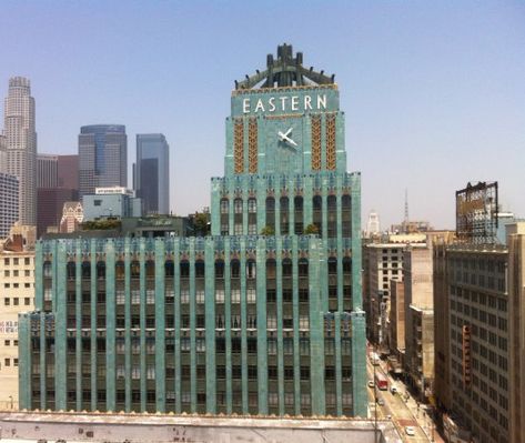 Eastern Columbia Lofts | Los Angeles Conservancy Arch Exterior, Hoover Building, Miami Images, Art Deco Houses, Arte Art Deco, Historic Theater, Deco Architecture, Art Deco Movement, Art Deco Buildings