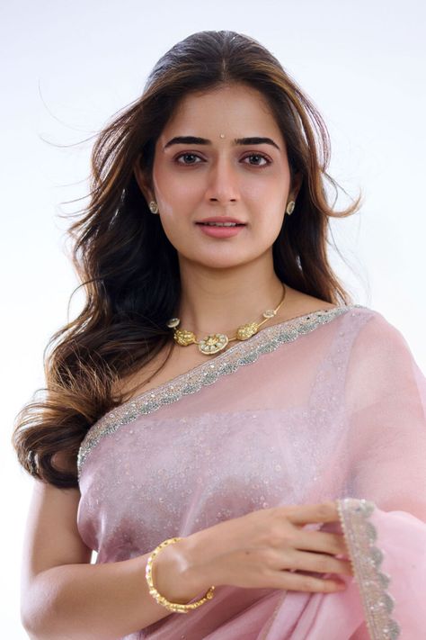 Ashika Ranganath in Pink Lavender Organza Saree photos - South Indian Actress Lavender Organza Saree, Ashika Ranganath, Saree Photos, Bollywood Hairstyles, Saree Poses, Lace Accessories, Hot Images, Indian Models, Pink Lavender