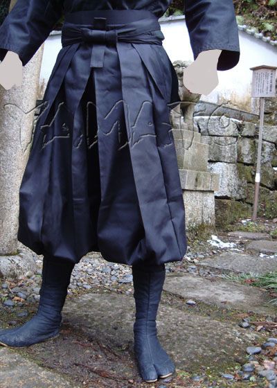 tucked into boots? Men's Kimono, Jedi Cosplay, Hakama Pants, Fantasy Outfits, Big Pants, Asian Inspiration, Japanese Warrior, Samurai Armor, Cotton Polyester Fabric