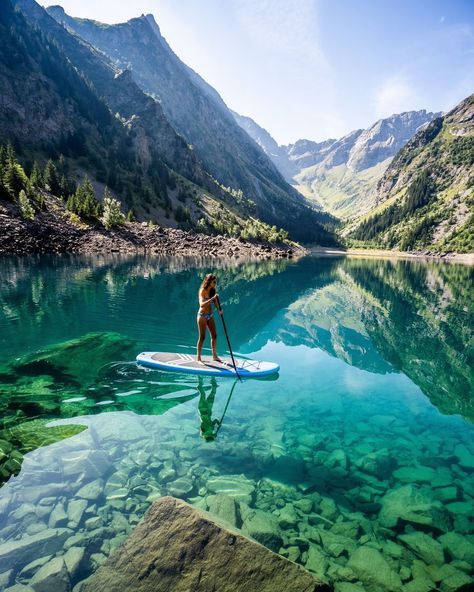 I'm like a duck:calm above the water,and paddling like hell underneath.---Fred Shero
Photo @2alpes
 #water sports  #outdoor #stand up paddle #SUP #paddle #diving #blue  #Clear Water #clear #france #alps #paddle boarding pictures France Alps, Paddle Boarding Pictures, Sup Stand Up Paddle, Sup Yoga, Sup Paddle, Water Sport, Celebrity Travel, Travel Outdoors, Summer Adventures