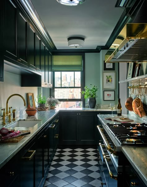 Inside a West Village Apartment That Channels 1920s Glamour | Architectural Digest Cozy Nyc Apartment, Greenwich Apartment, Nyc Apartment Aesthetic, Most Beautiful Kitchens, Paradise House, Mint Green Kitchen, Internal Beauty, Moroccan House, West Village Apartment