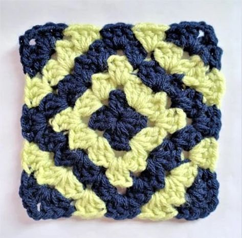 CrochetbagsandmoreKM - Etsy Granny Square Diamond Free Pattern, Crochet Diamond Granny Square, Modern Granny Squares Crochet, Crochet Granny Square 2 Color, Crochet Granny Square Variations, 2 Color Granny Square Crochet Pattern, Unique Crochet Granny Square Patterns, Diamond Granny Square Pattern, 12 Inch Granny Square Crochet Pattern