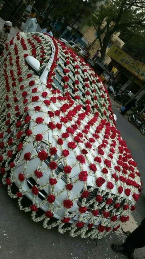 Car Decoration Ideas, Wedding Car Deco, Decoration With Flowers, Wedding Room Decorations, Bridal Car, Wedding Car Decorations, Flower Garland Wedding, Wedding Stage Design, Desi Wedding Decor