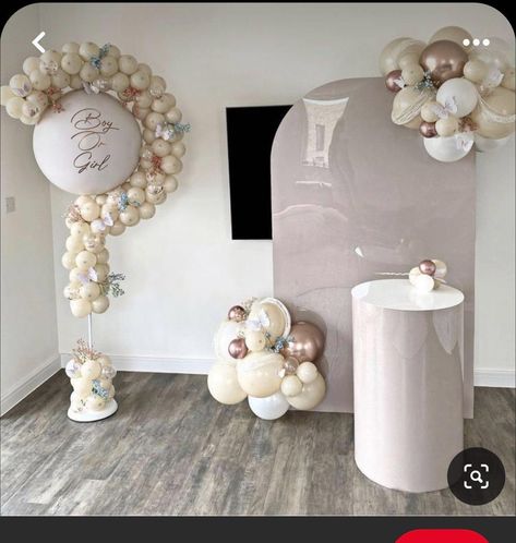 Simple Neutral Gender Reveal, Balloon Decor For Gender Reveal, Gender Reveal Decor Neutral, Neutral Gender Reveal Party Decorations Simple, Nude Gender Reveal Party, Gender Reveal Simple Decorations, Gender Reveal Balloons Decorations, Deco Gender Reveal Party, Simple Gender Reveal Ideas At Home