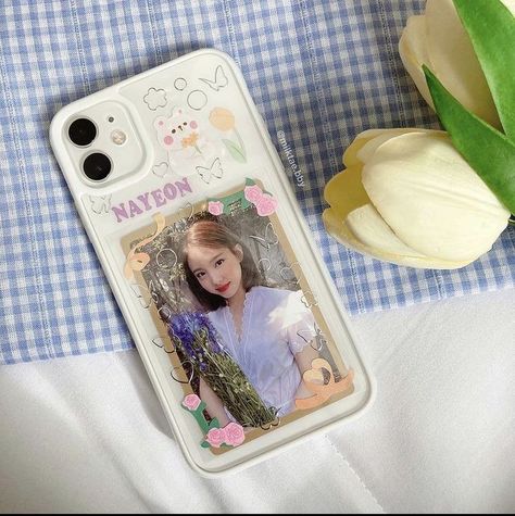 Twice Phone Case Aesthetic, Phone Case Kpop Ideas, Photo Card Phone Case, Kpop Phone Case Ideas, Kpop Phone Cases Aesthetic, Pc Decoration, Apple Laptop Macbook, Kpop Phone Cases, Creative Iphone Case