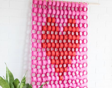 Make this Valentine’s backdrop for only $15… Heart Tapestry, Valentine Backdrop, Diy Photo Backdrop, Valentine Picture, Paper Chain, Minds Eye, Easy Backdrops, Valentines Decor, Chain Heart