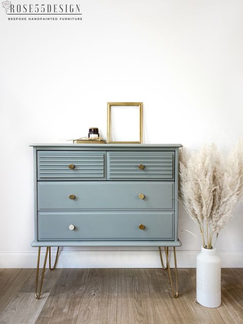 Chest Of Drawers Upcycle, Chest Of Drawers Makeover, Pine Desk, Pine Chest Of Drawers, Green Dresser, Oak Chest Of Drawers, Small Chest Of Drawers, Pine Chests, Vintage Chest Of Drawers