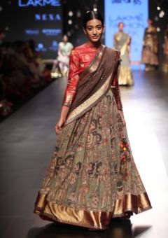 LFW-WF-17-36 Gaurang Shah Kalamkari Collection, Kalamkari Lengha, Kalamkari Lehengas, Gaurang Shah, Kalam Kari, Handwoven Clothing, Lengha Blouse Designs, Indowestern Dresses, Pattu Langa