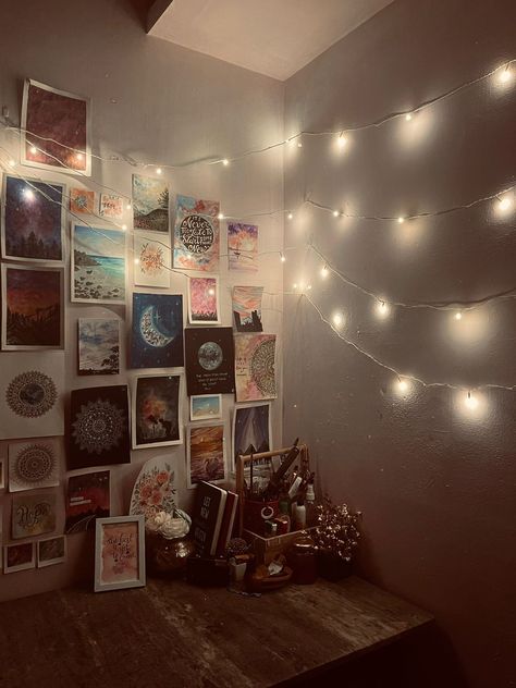 Aesthetic art room ideas with fairy lights and artworks on wall.nigjt view of art room . Cute art decor ideas for beginners Fairy Lights On Wall Ideas, Dorm Room Fairy Lights, Fairy Lights Aesthetic Room, Aesthetic Art Room, Ideas With Fairy Lights, Art Room Ideas, Fairy Lights On Wall, Aesthetic Room Decor Ideas, Art Decor Ideas