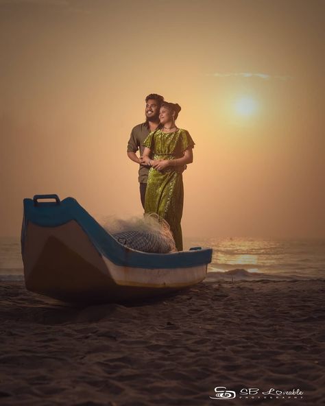 Love is composed of a single soul inhibiting two bodies..💞🥰 Prewedding shoot😎 For booking:9884638897/8428388977 Boat Prewedding Shoot, Boating Photoshoot, Beach Stills, Unique Pre Wedding Shoot Ideas, Beach Posing, Sunset Photoshoot Ideas, Engagement Portraits Poses, Pre Wedding Photoshoot Beach, Boat Photoshoot