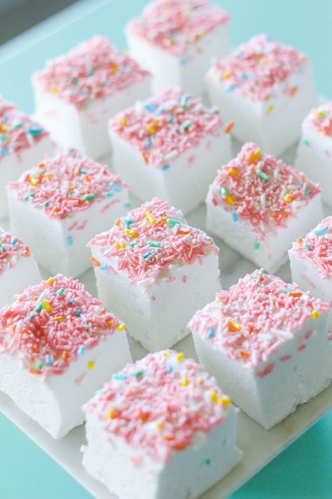 Marshmallow Sweets, Marshmallow Recipes, Marshmallow Desserts, Homemade Marshmallow Recipe, Marshmallow Recipe, Flavored Marshmallows, Homemade Marshmallow, Marshmallow Treats, Recipes With Marshmallows