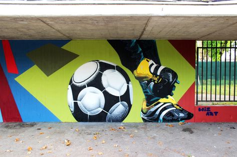 Sport Painting Art, Sports Mural Street Art, Soccer Graffiti, Soccer Mural, Football Art Drawing, Sports Mural, Football Graffiti, Sports Graffiti, School Wall Art Ideas