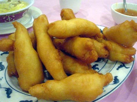 chinese chicken fingers / cat fingers New England Duck Sauce Recipe, Shanghai Chicken Recipe, Chinese Chicken Fingers Recipe, Chinese Chicken Fingers, Chicken Fingers Recipe, Battered Chicken, Chicken Finger Recipes, Meatloaf Glaze, Fluffy Chicken