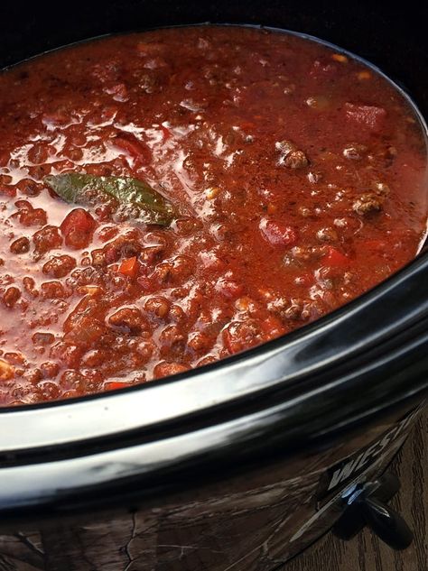 Antelope Chili Recipe, Duck Chili Recipe, Wild Game Chili Recipe, Venison Chili, Roast Chicken And Gravy, Meat Chili, Deer Recipes, Lentil Chili, Deer Meat Recipes