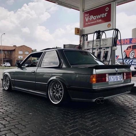 Bmw E30 Stance, Bmw E30 325, Bimmer Bmw, Bmw Vintage, Bmw 325, Dream Cars Bmw, Bmw Sport, Bmw E30 M3, Bmw E34