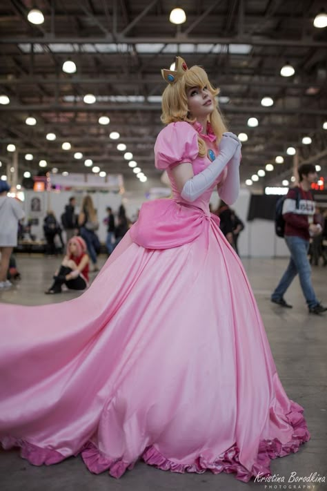 Princesa Peach Cosplay, Princess Peach Dress, Princess Peach Costume, Princess Peach Cosplay, Mario Cosplay, Peach Clothes, Peach Cosplay, Peach Costume, Mario Princesses