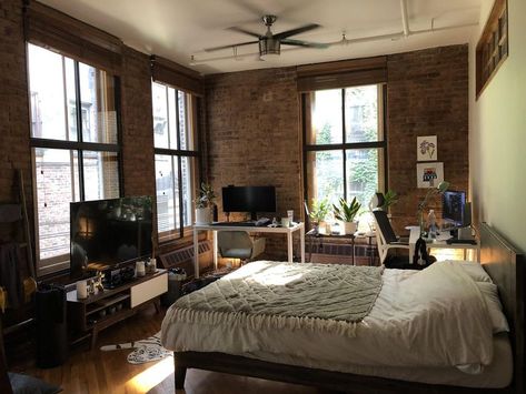 Bedroom In New York, New York Apartment Aesthetic, New York Studio Apartment, Appartement New York, New York Bedroom, City Bedroom, Boston Apartment, New York Loft, New York City Apartment