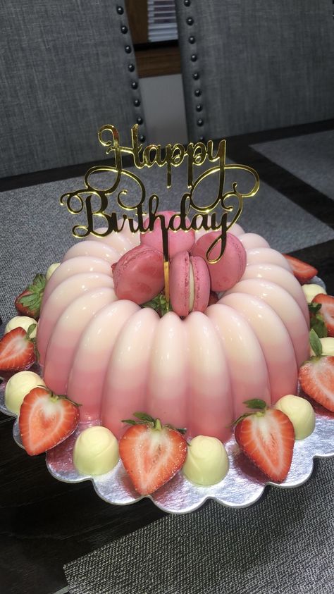 Barbie Jello Ideas, Jello Birthday Cake, Jello Cake Ideas, Birthday Jello, Pink Jello, Pink Pudding, Jello Cakes, Jello Ideas, 3d Jelly Cake