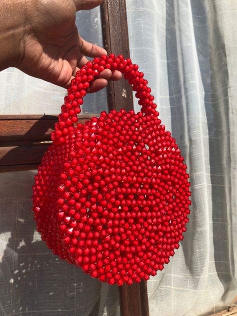 Round Beaded Bag, Beads Tutorial, Hand Beaded Bag, Bead Bag, Beaded Things, Bead Making, Bag Tutorial, Beaded Bag, Beaded Handbag