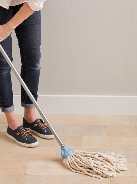 The Best Way to Clean Every Type of Kitchen Flooring Laminate Kitchen Flooring, Types Of Kitchen Flooring, Linoleum Kitchen Floors, Ceramic Kitchen Tiles, Floor Cleaner Recipes, Diy Floor Cleaner, Best Wood Flooring, Clean Kitchen Floor, Hardwood Floors In Kitchen