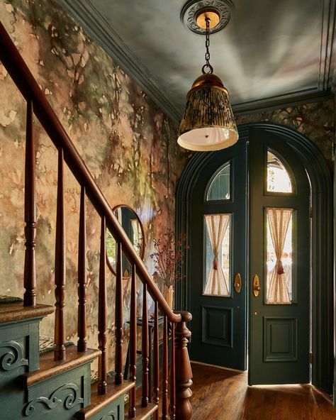 Our Tulle pendant makes a grand statement in the @brooklynshowhouse entryway—a bold print perfectly complements its pleated shade. Tulle shown in found brass finish with a COM shade in Fountainbleau by @lamaisonpierrefrey. Interiors by @jmorrisdesigner. Photography by @jacobsnavely. Styled by @eturnerstyling. Shop now through the link in bio. . . . #pendant #entryway #lighting #lightfixture #urbanelectric #lights #homedecorideas #homedecorinspiration #homedecor #interiordesign #interiordesig... 1915 House, Urban Electric, Entryway Lighting, Dream House Rooms, Dream Room Inspiration, Sims House, Dream Decor, Home Reno, Pretty House