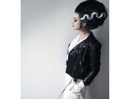 Creative Halloween Costumes For Women, Halloween Costumes Women Scary, Bride Of Frankenstein Costume, Family Outfit Ideas, Halloween Costumes Women Creative, Frankenstein Costume, Pregnant Halloween Costumes, Amazing Halloween Costumes, Halloween Creative