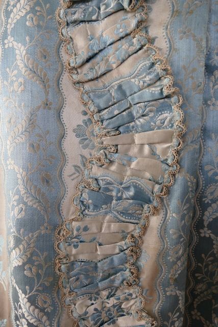 18th Century Fabric, 18th Century Stomacher, Fashion Process, 17th Century Fashion, 18th Century Women, 18th Century Dress, Rococo Fashion, 18th Century Costume, 18th Century Fashion