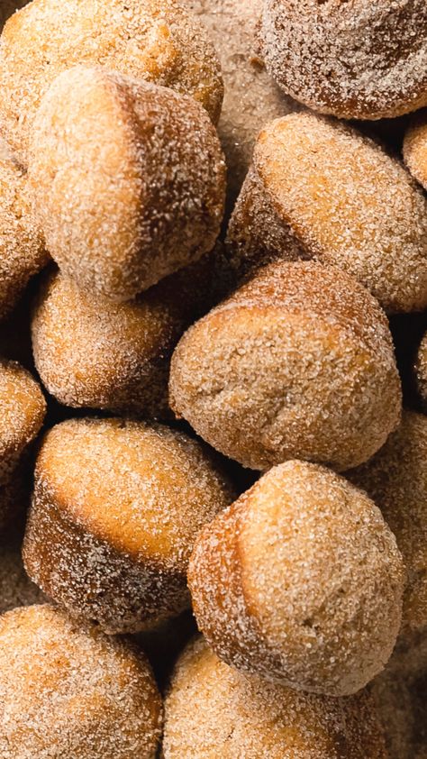 Best Mini Muffins, Spiced Apple Donut, Apple Cider Mini Donuts Recipe, Apple Cider Doughnut Muffins, Apple Cider Mini Muffins, Vegan Apple Cider Muffins, Apple Cider Donut Mini Muffins, Apple Cider Donut Muffins, Apple Cider Muffins