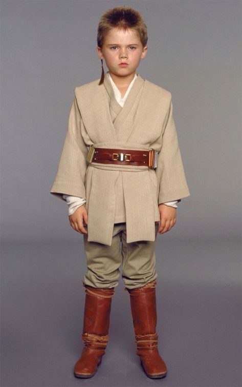 DIY Anakin skywalker costume Young Anakin Skywalker, Jake Lloyd, Birthday Star Wars, Disfraz Star Wars, Dark Vader, Jedi Cosplay, Jedi Costume, Star Wars Halloween, Star Wars Anakin