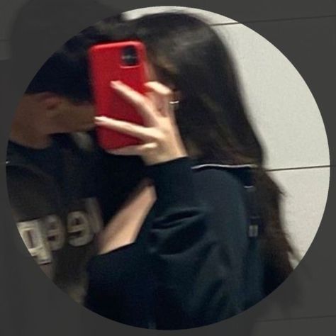 Kiss Pfp, Couples Icons Aesthetic, Love Feeling Photos, Love Profile Picture, Fb Profile Photo, Boy Blurred Pic, Instagram Dp, Bestest Friend Quotes, Cute Couple Dp