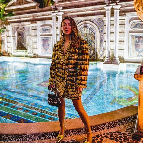 Versace Mansion Miami Outfits, Versace Mansion, Jessica Wang, Best Essential Oil Diffuser, Miami Outfits, Races Fashion, Holiday Trends, Instagram Outfits, City Style