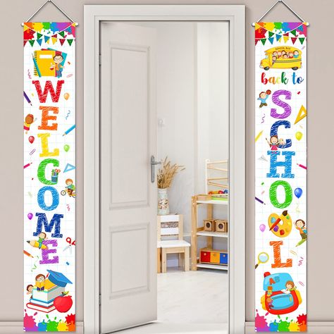 Welcome Sign For Kindergarten, Classroom Decoration Theme Ideas, Kindergarten Door Decorations First Day, Welcome To School Decoration, First Day Of School Door Decorations, Welcome Back To School Decoration Ideas, School Banner Design Ideas, Chalkboard Decoration, Welcome Kindergarten