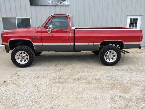 Gmc 2500, Plymouth Satellite, Chevy Pickup Trucks, Farm Trucks, Square Body, Classic Pickup Trucks, Jeep Gladiator, Chevy Pickups, Gm Trucks