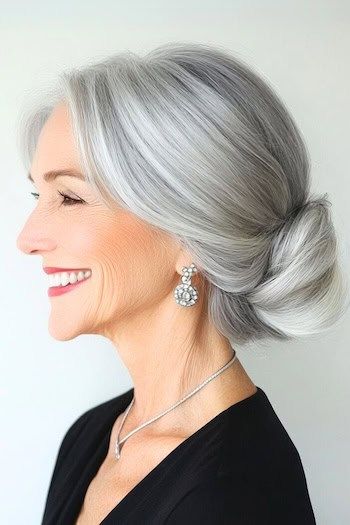 Gray Hairstyles For Women, Silvery Blonde, Chignon Updo, Gray Hairstyles, Grey Hair Over 50, Event Hair, Gorgeous Gray Hair, Scrub Corpo, Grey Hair Inspiration