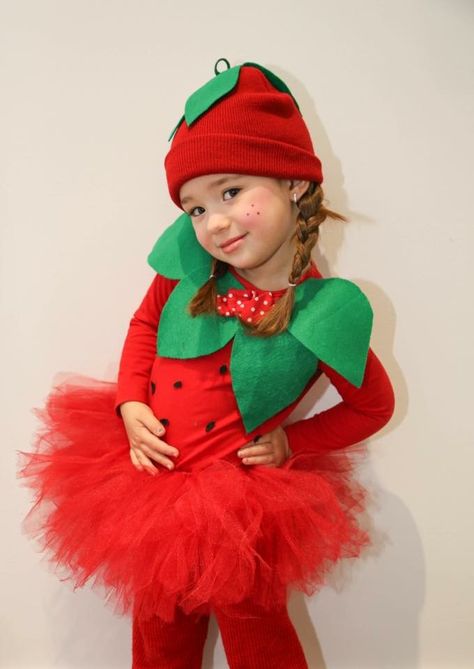 Diy Strawberry Costume Kids, Homemade Strawberry Costume, Cute Strawberry Costume, Fruit Costumes For Kids Diy, Fruit Costumes For Kids, Fruit Costume Diy, Fruits Costume, Diy Strawberry Costume, Diy Fruit Costume